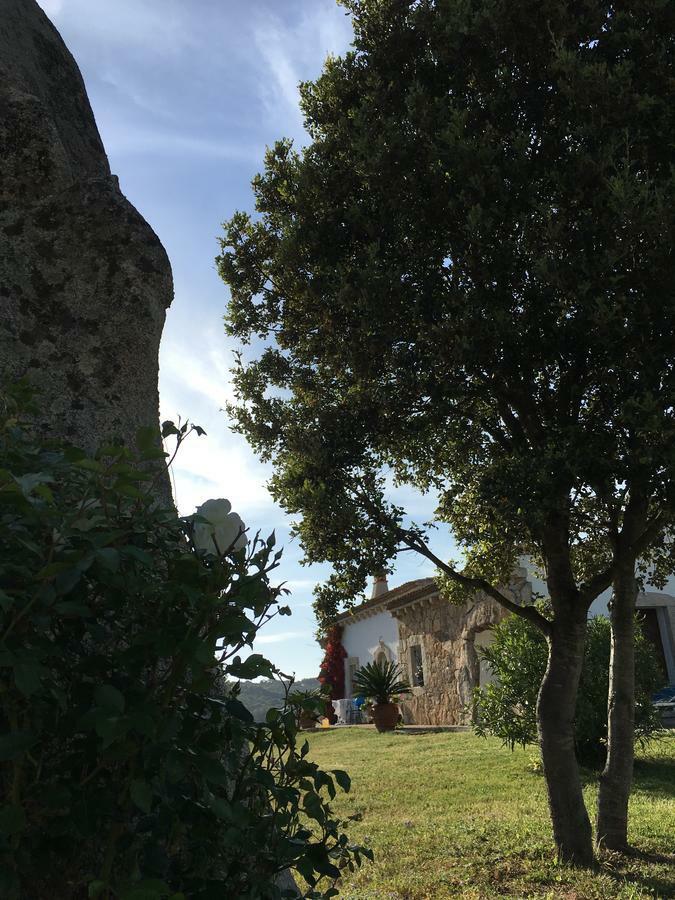 Lu Cuccumiau Country B&B Arzachena Exteriér fotografie