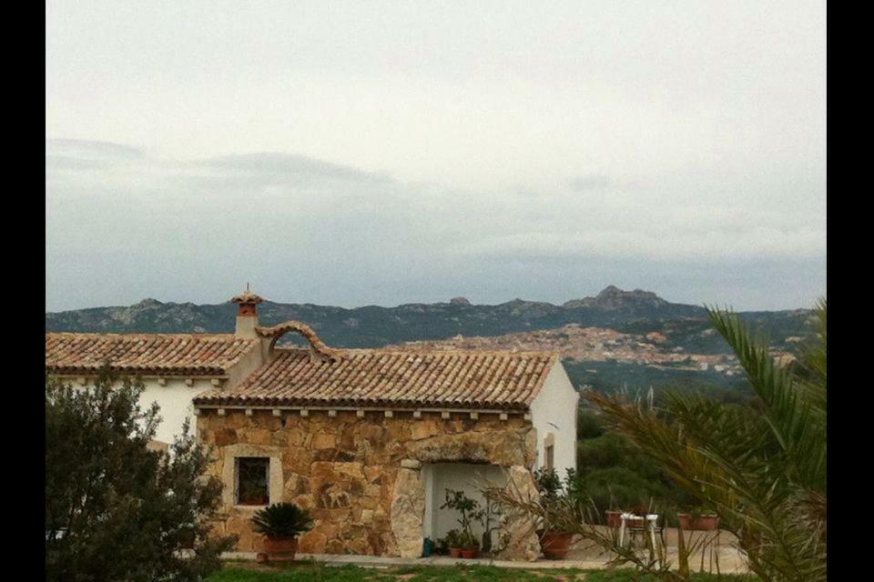 Lu Cuccumiau Country B&B Arzachena Exteriér fotografie